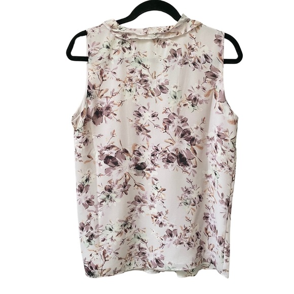 Floral Sleeveless Blouse - Picture 2 of 2